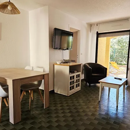 Appartement 1 Chambre, Piscine, Terrasse Entre Port Et *