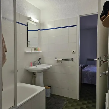 1 Chambre, Piscine, Terrasse Entre Port Et Appartement Agde